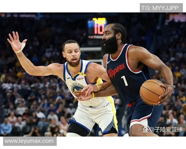 勇士客场对阵76人巴特勒因膝伤缺席库里依旧未能复出