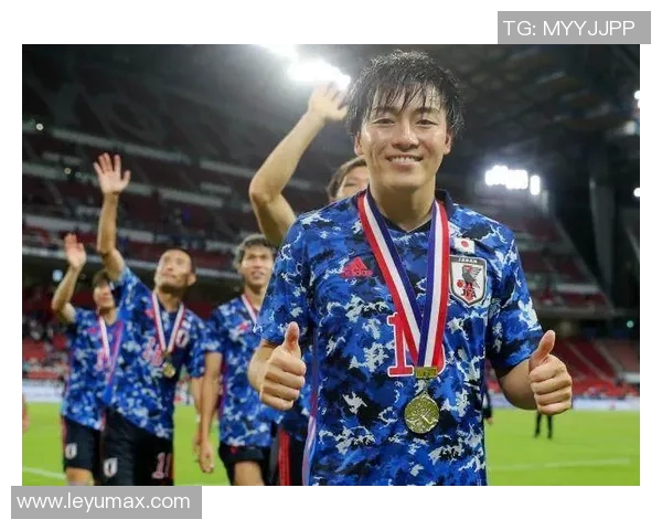 海港险遭重创相马勇纪头球击中立柱错失良机